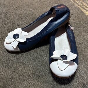Il Gufo Leather Navy and White Flower Ballerina Flats 31